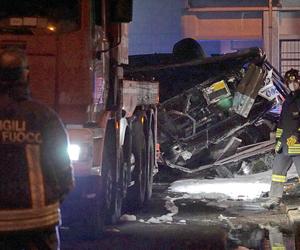 Katastrofa autobusu we Włoszech, 21 osób nie żyje! Wiadomo, kim byli pasażerowie. Kierowca zasłabł?