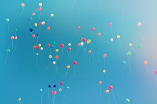 Zakaz wypuszczania baloników w powietrze. Można zapłacić prawie 2 tys. zł mandatu!