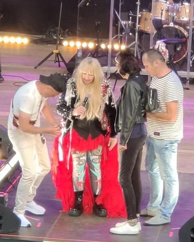 Facet wtargnął na scenę podczas koncertu Maryli Rodowicz. Ochroniarz nie zdążył