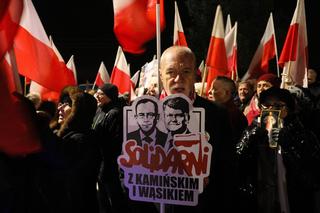 Maciej Wąsik pojawił się w oknie aresztu