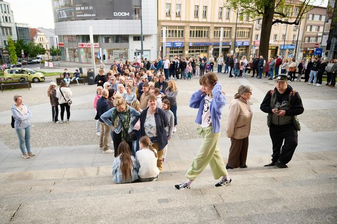 Gigantyczna kolejka w Olsztynie. Wszyscy chcieli zwiedzić to miejsce