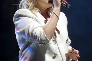 Możesz dostać życzenia od Gosi Andrzejewicz. Wystarczy zapłacić 300 zł. Internauci grzmią o braku godności 