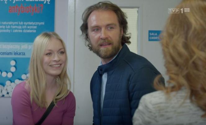 Remiza. Zawsze w akcji odcinek 8. Magda (Sylwia Drzycimska), Robert (Ziemowit Wasielewski), Ewa