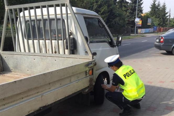 „Techniczna środa” w Poznaniu. Policjanci zatrzymali 36 dowodów rejestracyjnych