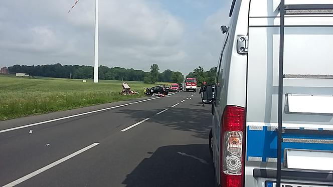Koszmarny wypadek w Głuchowie pod Toruniem - dwie ofiary śmiertelne, w tym 7-latka
