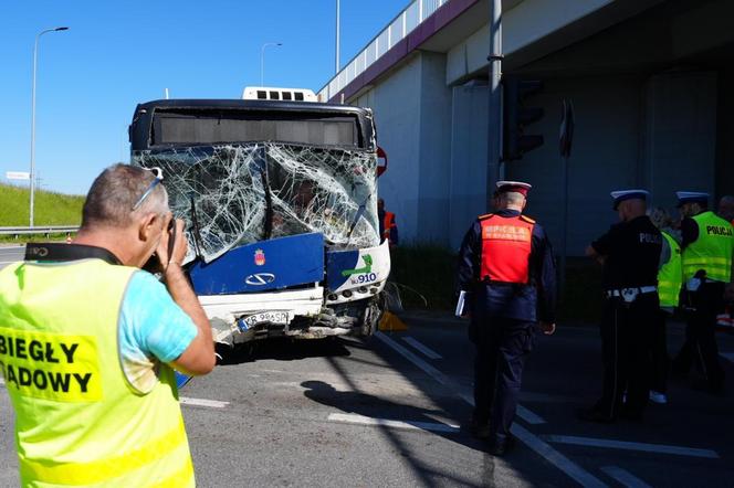 Kraksa autobusów w Nowej Hucie. Nie żyje 61-letni kierowca MPK