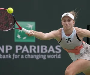 Jelena Rybakina wygrała Indian Wells! Pogromczyni Igi Świątek pokonała w finale Arynę Sabalenkę! Finał Rybakina - Sabalenka WYNIK 