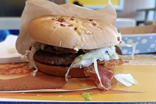 Burger Drwala znowu w McDonald's! Znamy nieoficjalną datę powrotu kultowej kanapki!