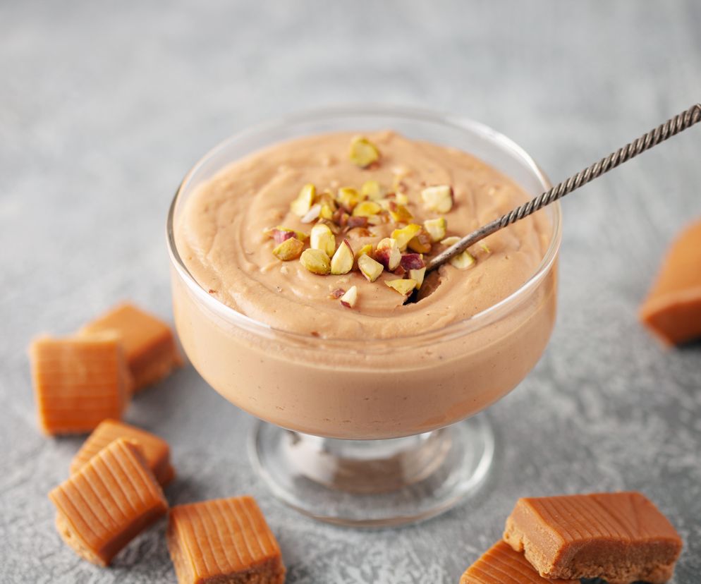 Butterscotch pudding zachwyca od pierwszego kęsa. Domowy, aksamitny i aromatyczny