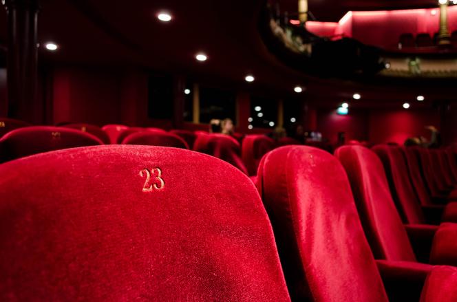 Warszawa. Stęsknieni widzowie wykupili prawie wszystkie bilety do kin i teatrów na weekend