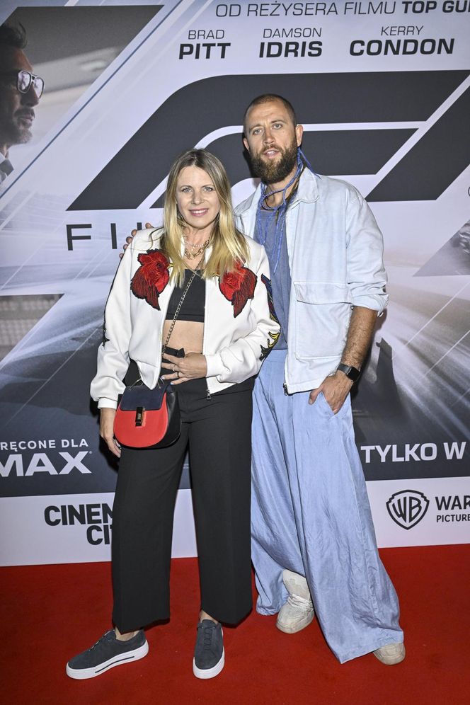 Gwiazdy na premierze „F1” rozbiły się o styl. Werner na podium, reszta w strefie awaryjnej