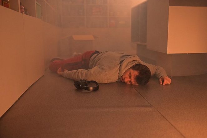 Pierwsza miłość, odcinek 4032: Alan zginie w pożarze klubu? Brat Oskara padnie ofiarą brutalnego ataku! - ZDJĘCIA