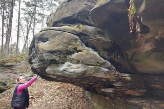 Skalne miasto w centrum Świętokrzyskiego. Ślady historii sprzed około 200 milionów lat