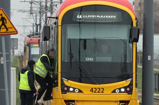 Motorniczowie zapominają opuścić pantograf i uszkadzają tramwaj. Na ratunek przyszli funkcjonariusze nadzoru ruchu