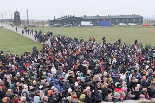 Tak wyglądała jubileuszowa Droga Krzyżowa na Majdanku 2025