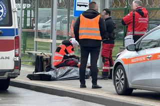 Walka o życie na pętli autobusowej. Mężczyzna zmarł