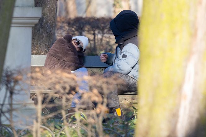 Agnieszka Kaczorowska i Marcin Rogacewicz  na spacerze