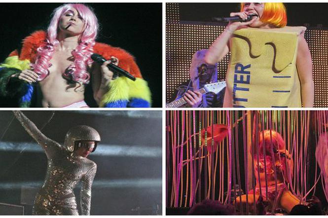 Miley Cyrus przebrania na koncerce w Vancouver