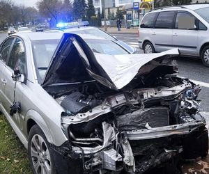 Wypadek w Puławach. 53-latek z 1,6 promila wjechał w autobus miejski