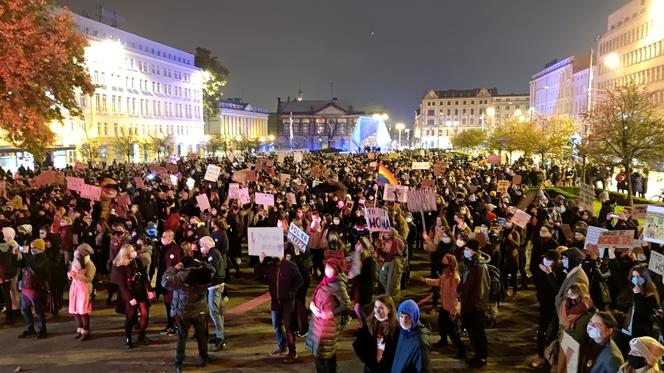 Strajk Kobiet na placu Wolności