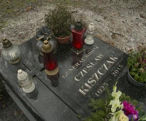 Tak wygląda grób Czesława Kiszczaka 