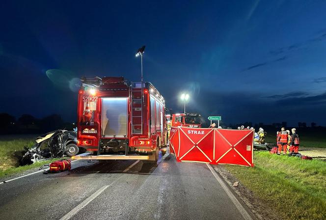 Tragiczny wypadek w Płociczu. Dwóch kierowców nie żyje