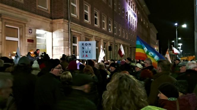 Manifestacja w obronie sądownictwa w Szczecinie