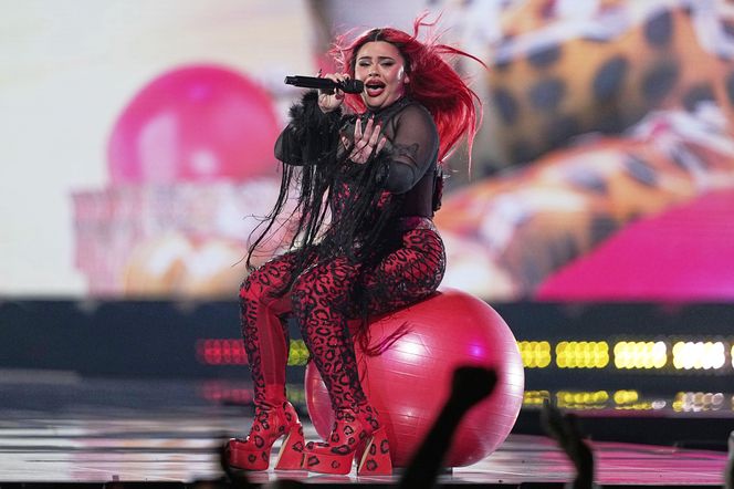 Malta - Miriana Conte "SERVING"