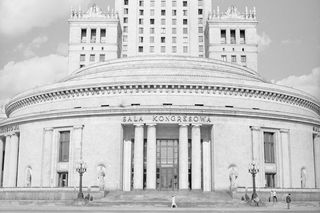 QUIZ PRL. Pałac Kultury i Nauki w Warszawie. Zmierz się z historią dziarskiego 70-latka? 