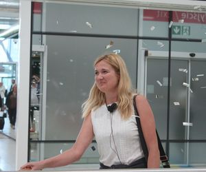 Kolejny rekord na lubelskim lotnisku. Pasażerka została przywitana z wielkimi honorami!