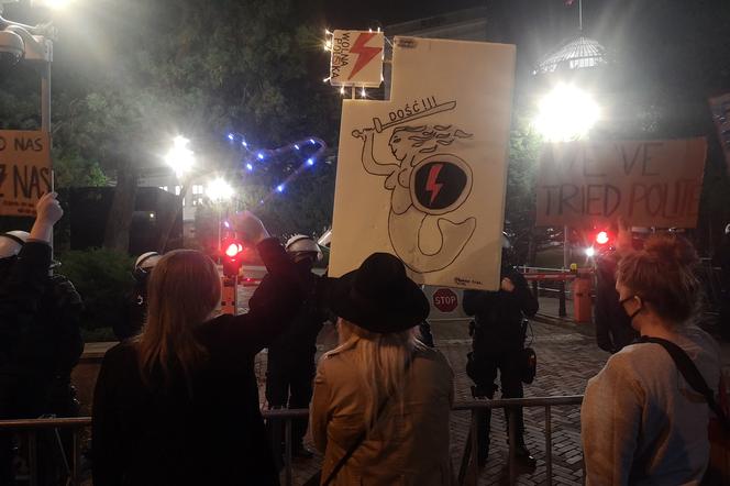 Protesty kobiet 28.10.2020. Polki manifestują w Warszawie