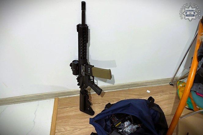 Policja rozbiła gang pseudokibiców ze Śląska. W tle handel narkotykami, przemyt i handel ludźmi