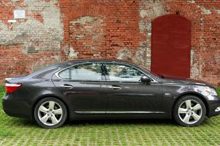 Lexus LS 460