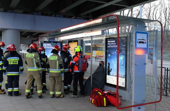 Zderzenie tramwajów na rondzie Starzyńskiego są ranni. Nie było karetek