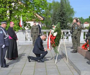 Gniezno: prezydent złożył kwiaty pod pomnikiem Bolesława Chrobrego