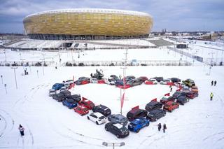 Finał WOŚP w Gdańsku 2021. Ściskawa samochodowa przy stadionie w Letnicy 31.01.2021