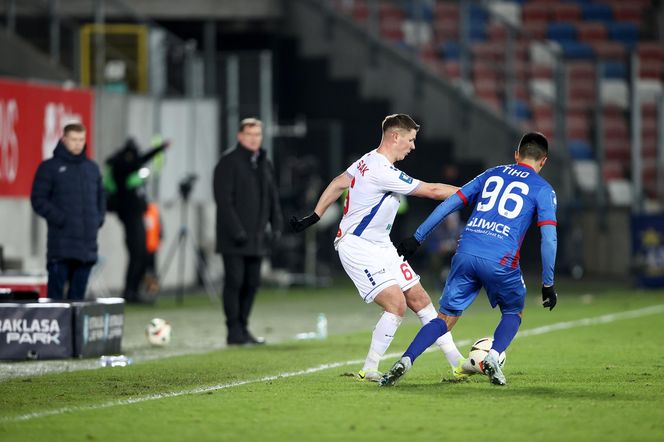 Górnik Zabrze wyszarpał zwycięstwo w meczu z Piastem. Brzydkie zachowanie Podolskiego