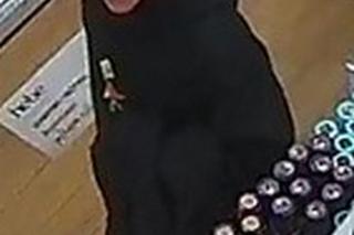 Poznańska policja poszukuje tych osób. Znasz je?
