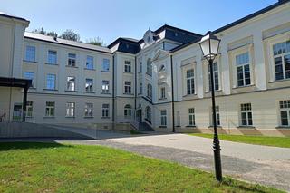 Budynek Główny Szpitala w Rudce po modernizacji