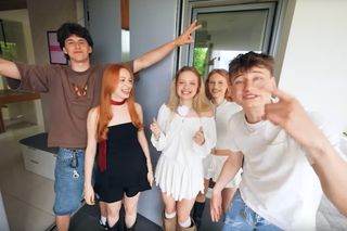 Friz pokazał domy BAZY i FAZY! Tak mieszkają uczestnicy Twoje 5 minut