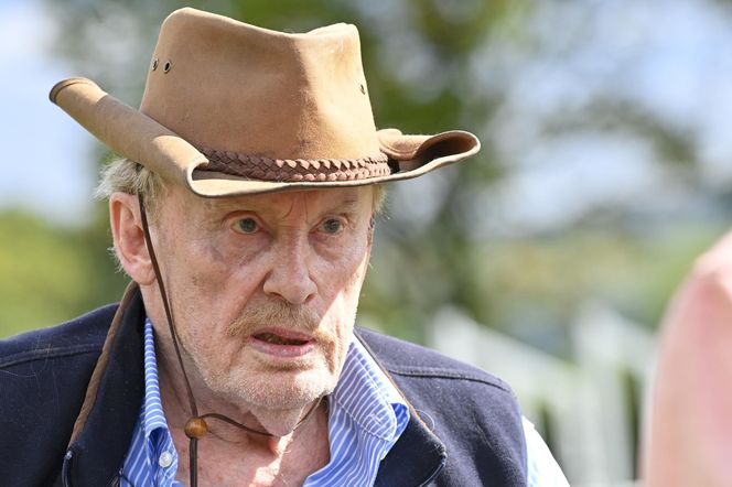 Kowboj o kulach. Tak Olbrychski wraca do zdrowia po operacji