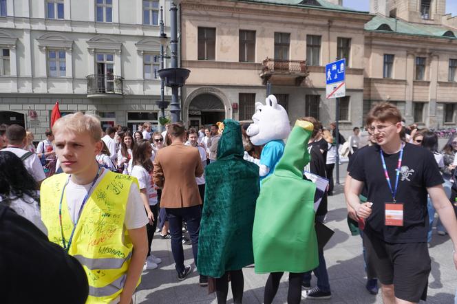 Pochód Juwenaliowy Łódzkich Uczelni. Studenci przejęli Łódź! [ZDJĘCIA]