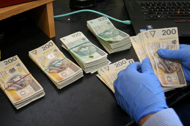 Fałszywy policjant ukradł emerytce 50 tysięcy złotych