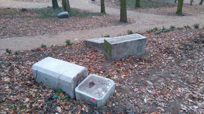 Wandale zniszczyli zabytkowy park
