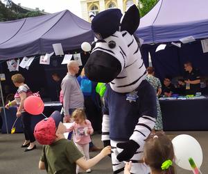 Radom. Komisarz Zebra nie jedzie na urlop. Mazowiecka policja przedłuża akcję edukacyjną na wakacje 