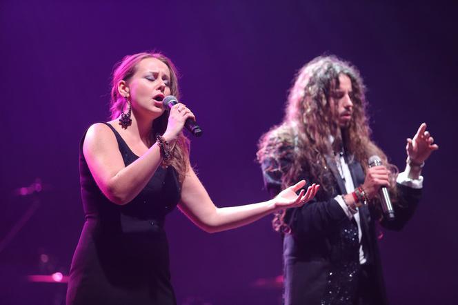 Michał Szpak z siostrą