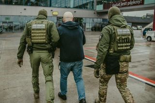 Obywatel Czech zapalił sobie na papieroska. W samolocie. Straż Graniczna nie miała litości