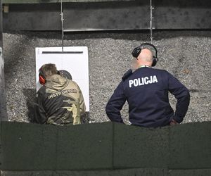 Zawody strzeleckie w Warszawie. Z bronią weterani, funkcjonariusze i żołnierze