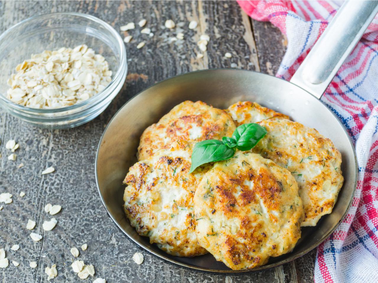 Koperkowe kotlety drobiowe z płatkami owsianymi: bezglutenowe i przepyszne