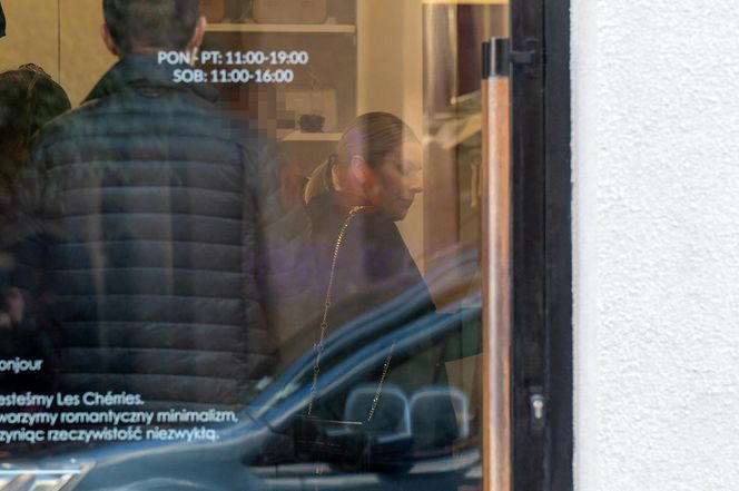 Pierwsza dama w eleganckim butiku